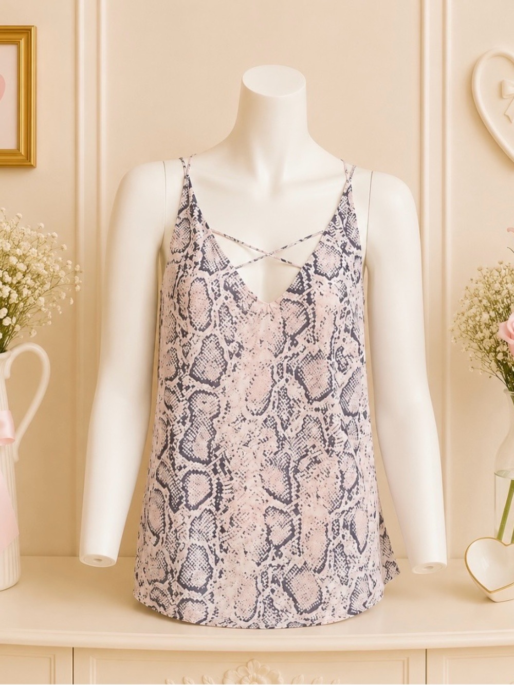 Nwt Davi and Dani top size small